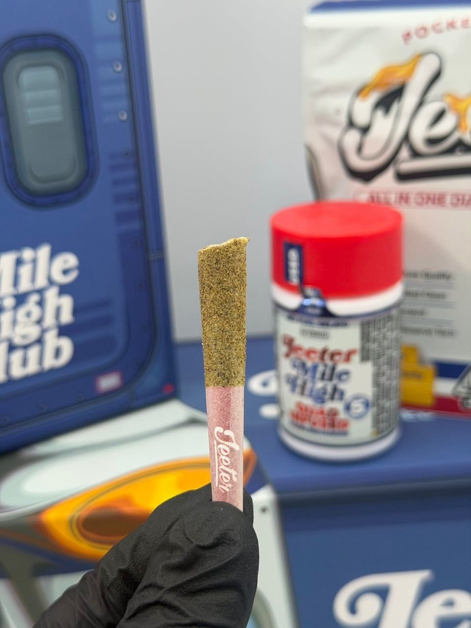 Jeeter Mile High Club Disposable 1G With Pre roll Jeeter Mile High Club Disposable 1G With Pre roll